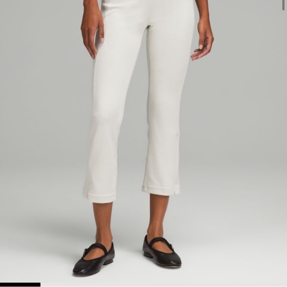 NWT- Ribbed Softstreme Zip-Leg High-Rise Cropped Pant 25"- BONE - Picture 3 of 9